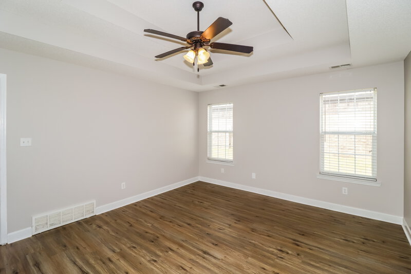 2,155/Mo, 8374 Blue Ridge Dr Southaven, MS 38672 Main Bedroom View 2