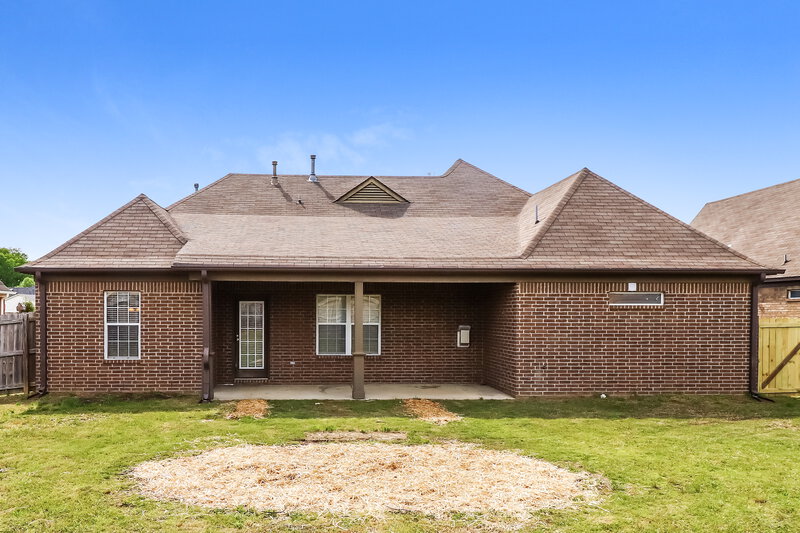 2,155/Mo, 8374 Blue Ridge Dr Southaven, MS 38672 Rear View 2