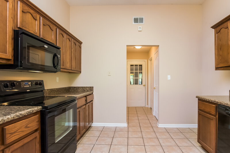 2,920/Mo, 2363 Bethany Dr Southaven, MS 38672 Kitchen View 2