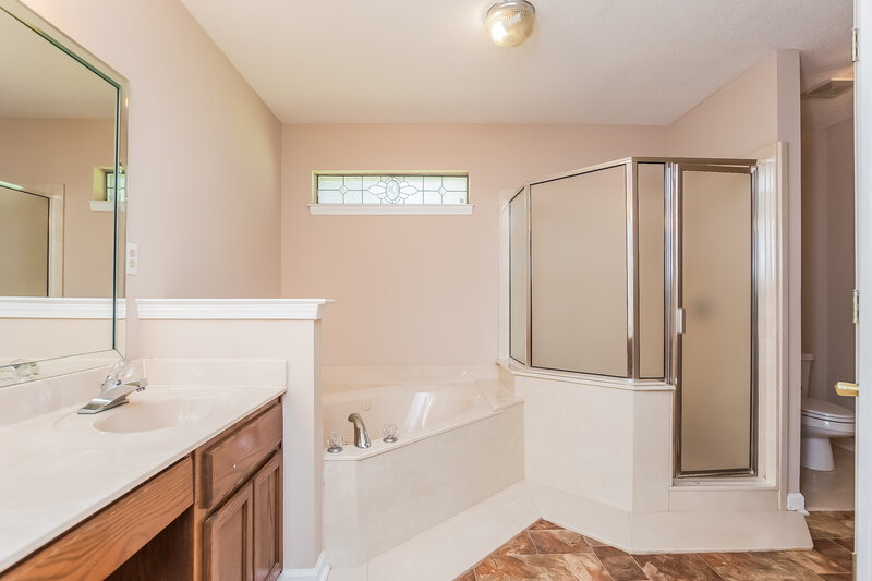 2,920/Mo, 2363 Bethany Dr Southaven, MS 38672 Master Bathroom View 2