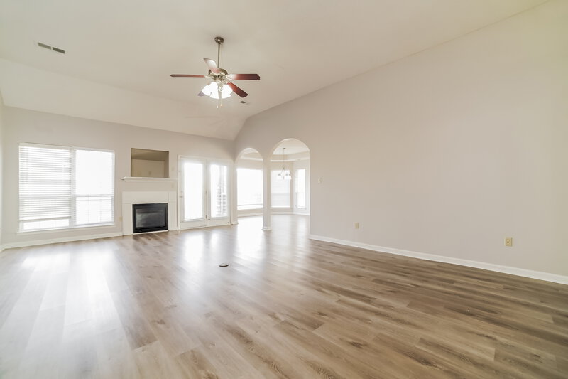 2,255/Mo, 2104 Ansley Park N Southaven, MS 38672 Living Room View 3