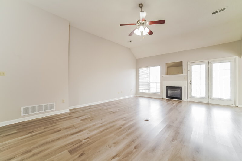 2,255/Mo, 2104 Ansley Park N Southaven, MS 38672 Living Room View 4