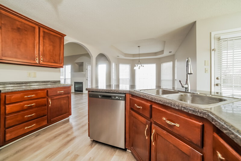 2,255/Mo, 2104 Ansley Park N Southaven, MS 38672 Kitchen View 2