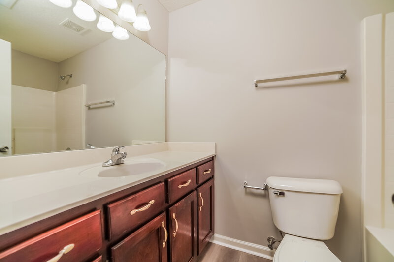 2,255/Mo, 2104 Ansley Park N Southaven, MS 38672 Bathroom View