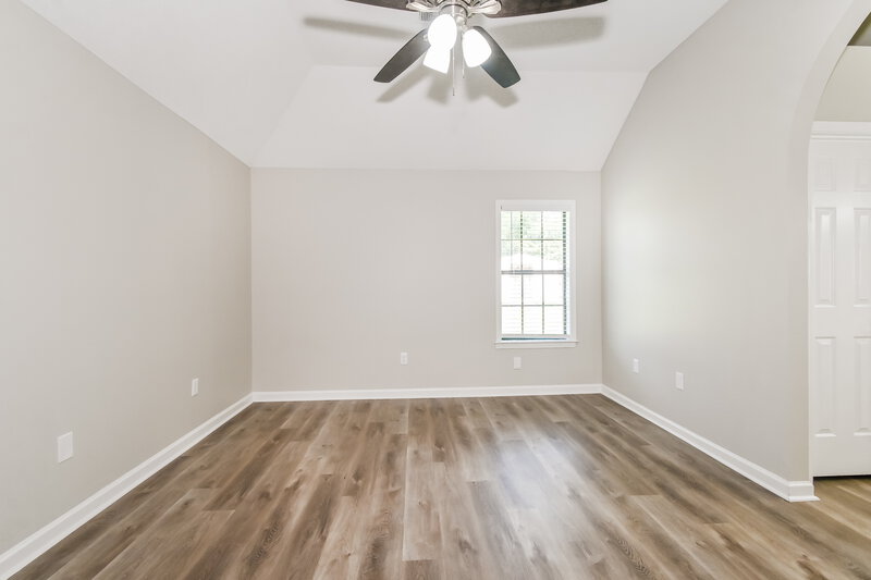 1,800/Mo, 5543 Harvey Pointe Ln Memphis, TN 38125 Main Bedroom View