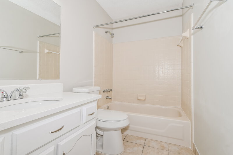 1,800/Mo, 5543 Harvey Pointe Ln Memphis, TN 38125 Bathroom View