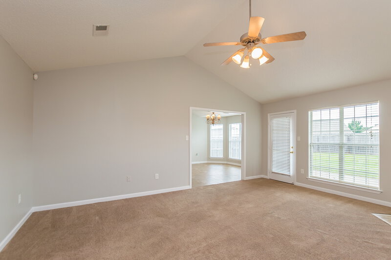 1,725/Mo, 1922 Cresent Ln Southaven, MS 38671 Living Roomlarge View