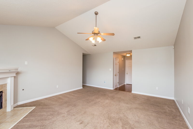 1,725/Mo, 1922 Cresent Ln Southaven, MS 38671 Living Roomlarge View 4