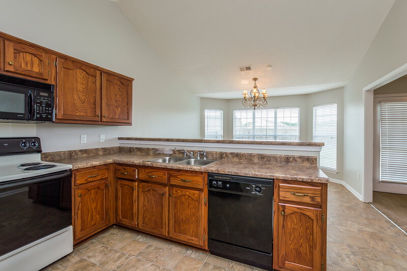 1,725/Mo, 1922 Cresent Ln Southaven, MS 38671 Kitchenlarge View
