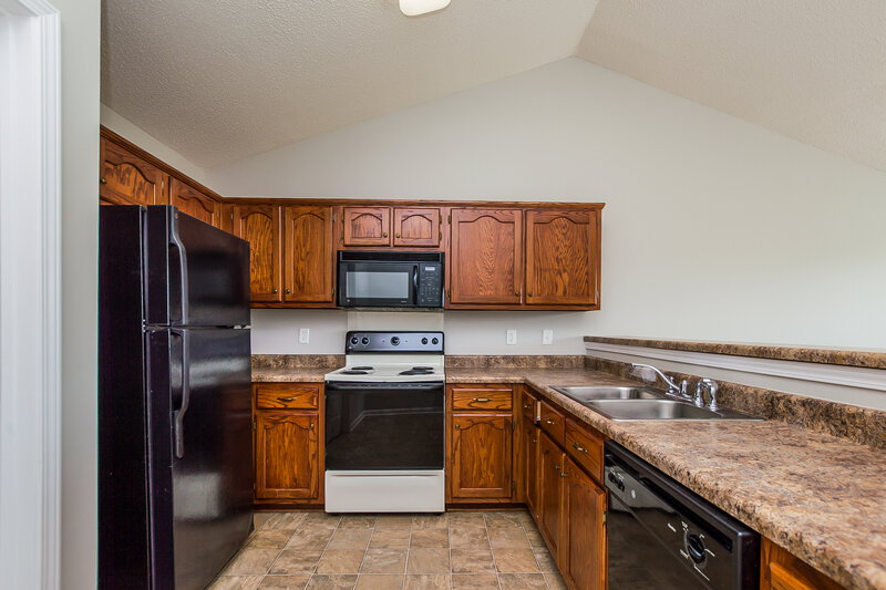 1,725/Mo, 1922 Cresent Ln Southaven, MS 38671 Kitchenlarge View 2