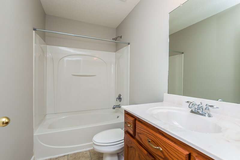 1,725/Mo, 1922 Cresent Ln Southaven, MS 38671 Bathroomlarge View
