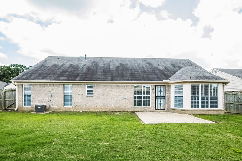1,725/Mo, 1922 Cresent Ln Southaven, MS 38671 Rear Viewlarge View
