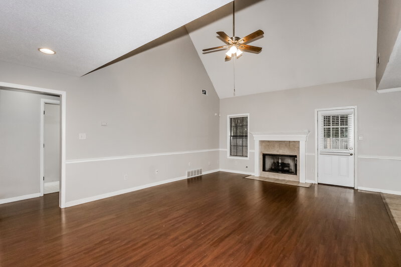 1,990/Mo, 8018 Jills Creek Dr Bartlett, TN 38133 Living Room View