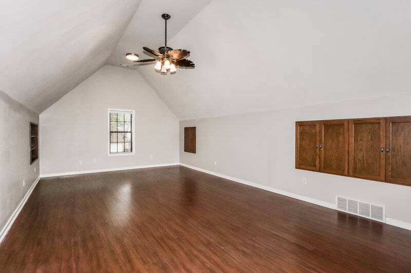 1,990/Mo, 8018 Jills Creek Dr Bartlett, TN 38133 Loft View 2