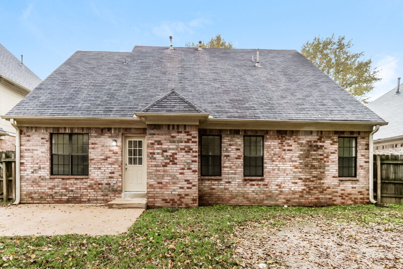 1,990/Mo, 8018 Jills Creek Dr Bartlett, TN 38133 Rear View