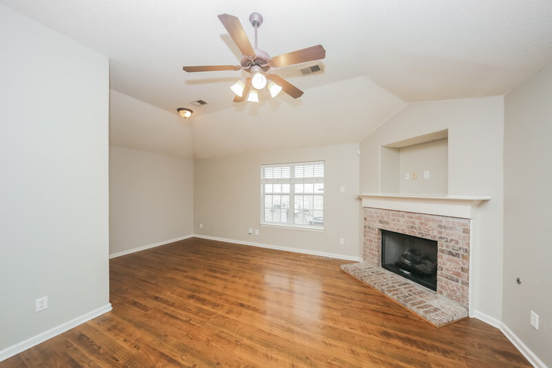 1,620/Mo, 1723 Brentford Cv Cordova, TN 38016 Living Room View 2