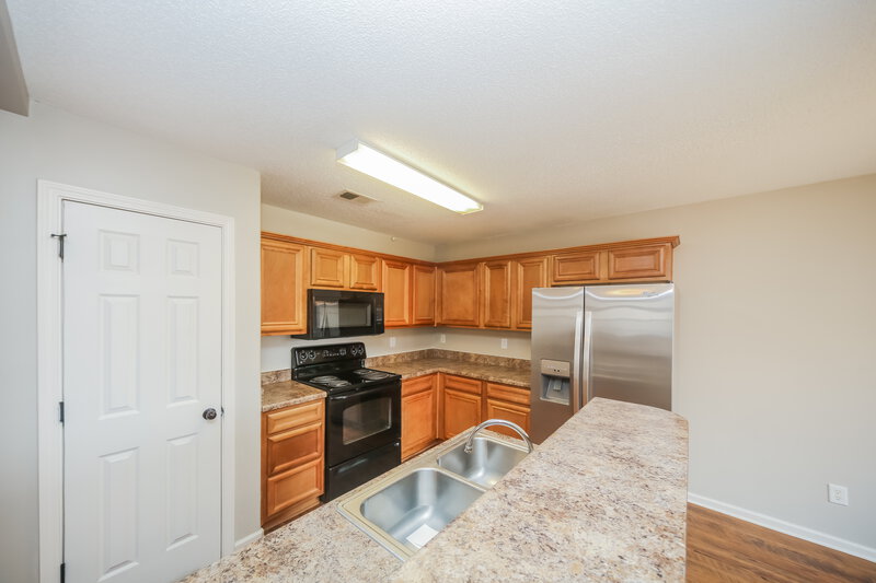1,620/Mo, 1723 Brentford Cv Cordova, TN 38016 Kitchen View 2