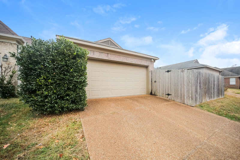 1,620/Mo, 1723 Brentford Cv Cordova, TN 38016 Rear View