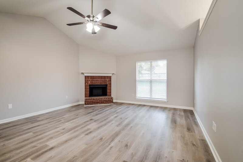 1,585/Mo, 10712 Oak Cir N Olive Branch, MS 38654 Living Room View