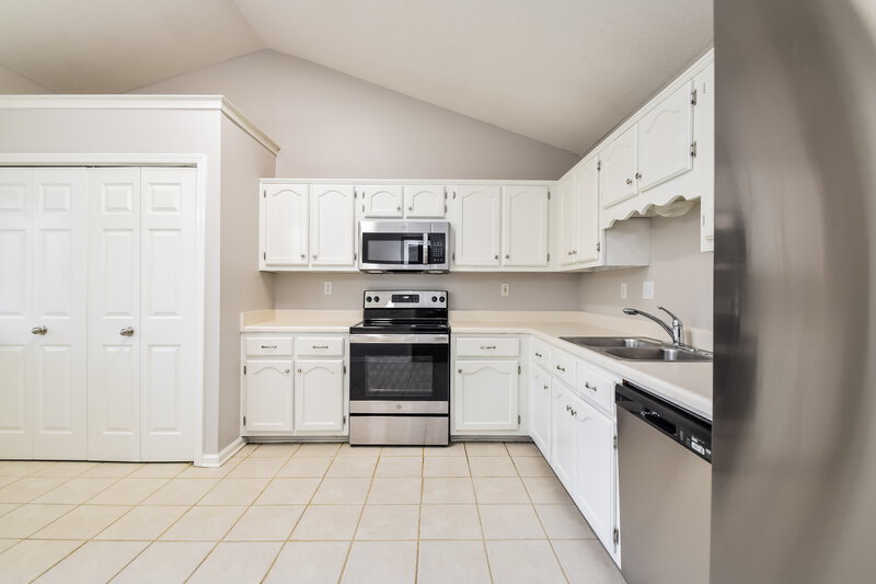 1,585/Mo, 10712 Oak Cir N Olive Branch, MS 38654 Kitchen View