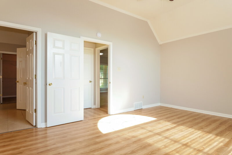2,400/Mo, 3924 Tamara Dr Bartlett, TN 38135 Main Bedroom View 2