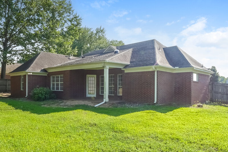 2,400/Mo, 3924 Tamara Dr Bartlett, TN 38135 Rear View 2