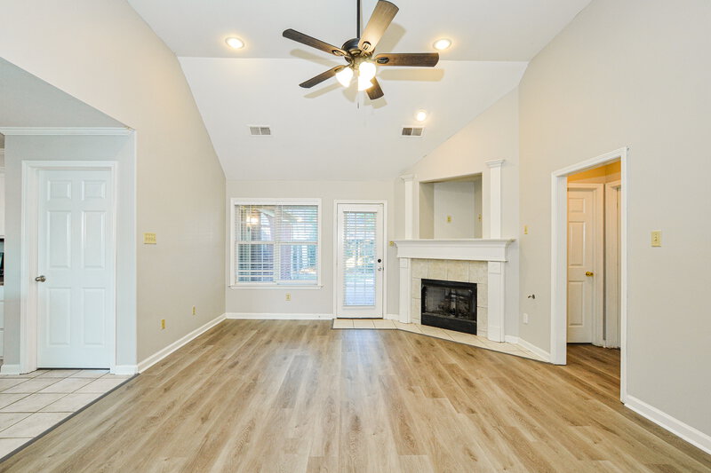 2,000/Mo, 1550 Far Dr Cordova, TN 38016 Living Room View