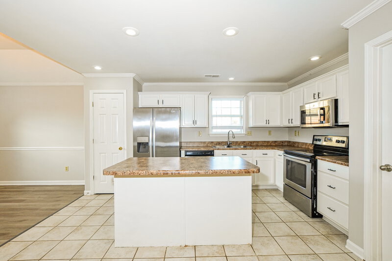 2,000/Mo, 1550 Far Dr Cordova, TN 38016 Kitchen View
