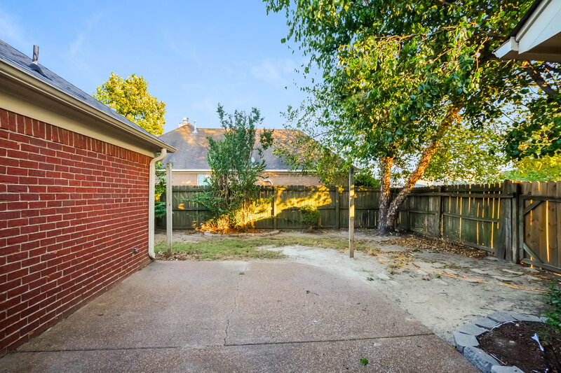 2,000/Mo, 1550 Far Dr Cordova, TN 38016 Rear View
