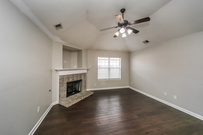 1,840/Mo, 1719 Brentford Cv Cordova, TN 38016 Living Room View 2