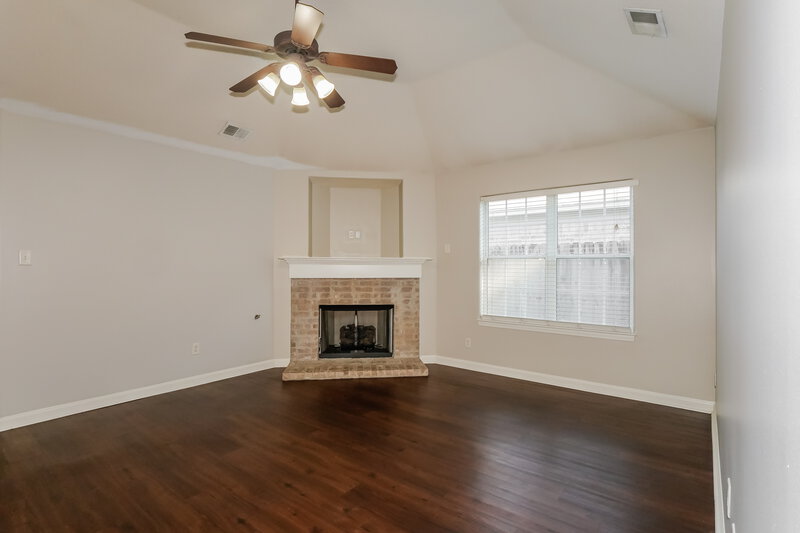 1,635/Mo, 1719 Brentford Cv Cordova, TN 38016 Living Room View