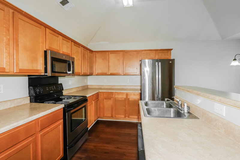 1,635/Mo, 1719 Brentford Cv Cordova, TN 38016 Kitchen View