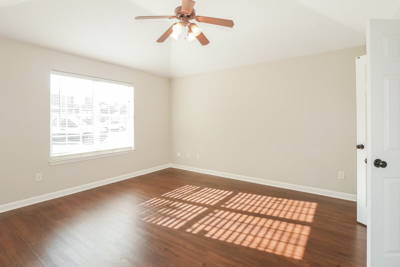 1,635/Mo, 1719 Brentford Cv Cordova, TN 38016 Main Bedroom View 2