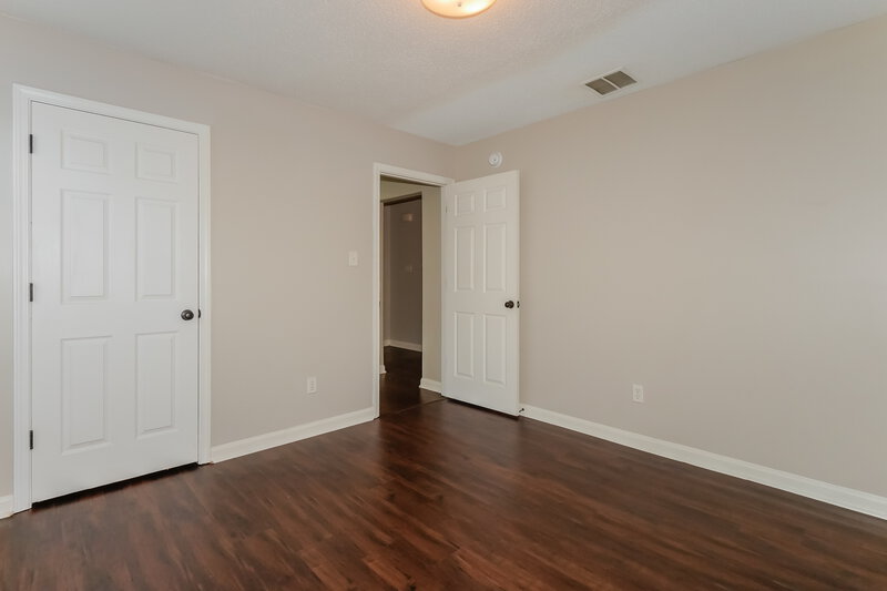 1,635/Mo, 1719 Brentford Cv Cordova, TN 38016 Bedroom View 4