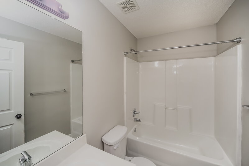 1,840/Mo, 1719 Brentford Cv Cordova, TN 38016 Bathroom View