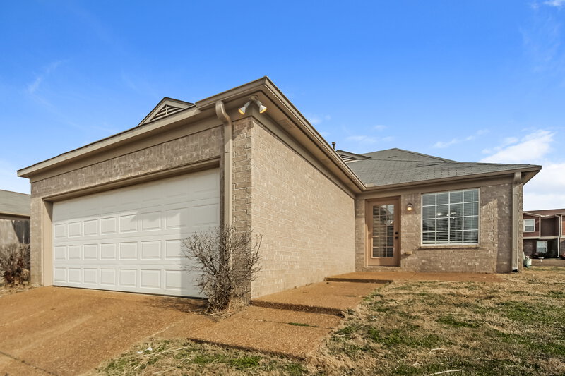 1,840/Mo, 1719 Brentford Cv Cordova, TN 38016 Rear View