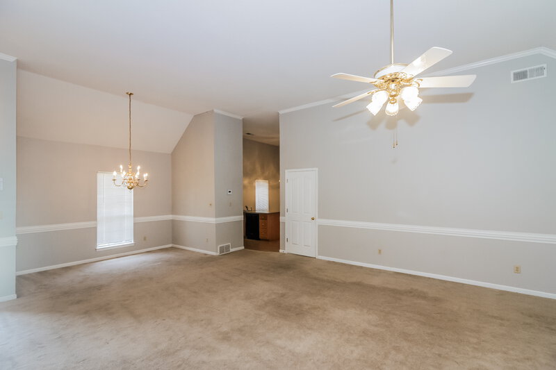 2,565/Mo, 2382 Bethany Dr Southaven, MS 38672 Living Room View 2