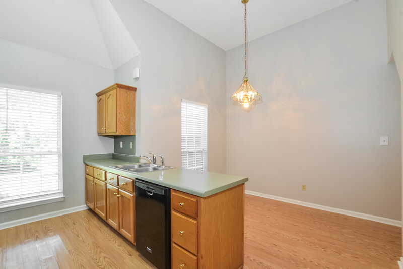 2,245/Mo, 2382 Bethany Dr Southaven, MS 38672 Kitchen View