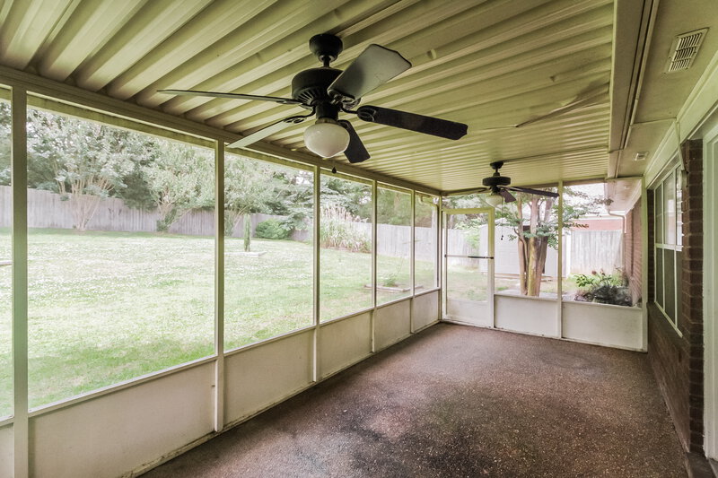 2,565/Mo, 2382 Bethany Dr Southaven, MS 38672 Sun Room View
