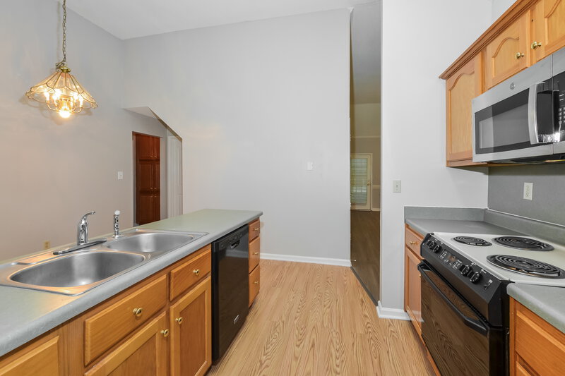 2,245/Mo, 2382 Bethany Dr Southaven, MS 38672 Kitchen View 3