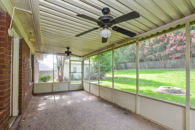 2,245/Mo, 2382 Bethany Dr Southaven, MS 38672 Sun Room View