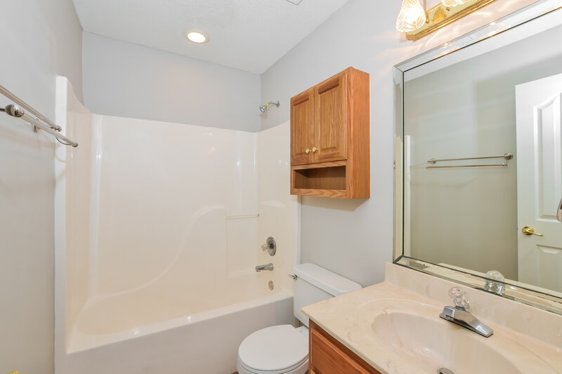 2,245/Mo, 2382 Bethany Dr Southaven, MS 38672 Bathroom View