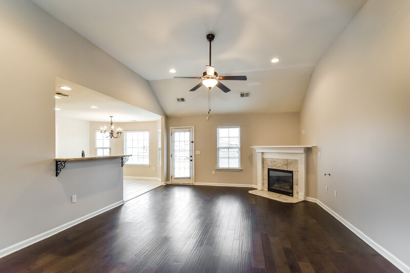 2,000/Mo, 2638 S Cherry Cv Southaven, MS 38672 Living Room View