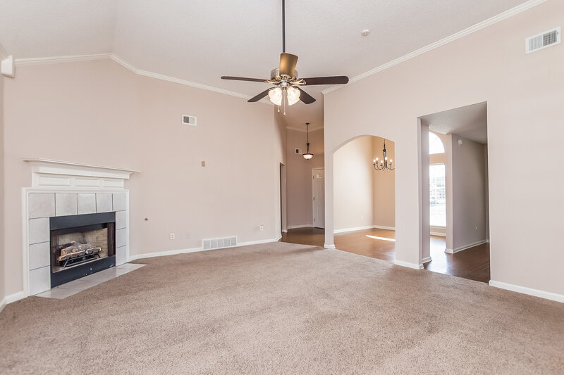 1,945/Mo, 2490 Heather Rdg Southaven, MS 38672 Living Room View 3