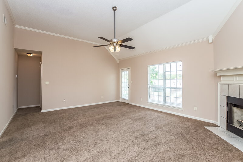 1,945/Mo, 2490 Heather Rdg Southaven, MS 38672 Living Room View 4