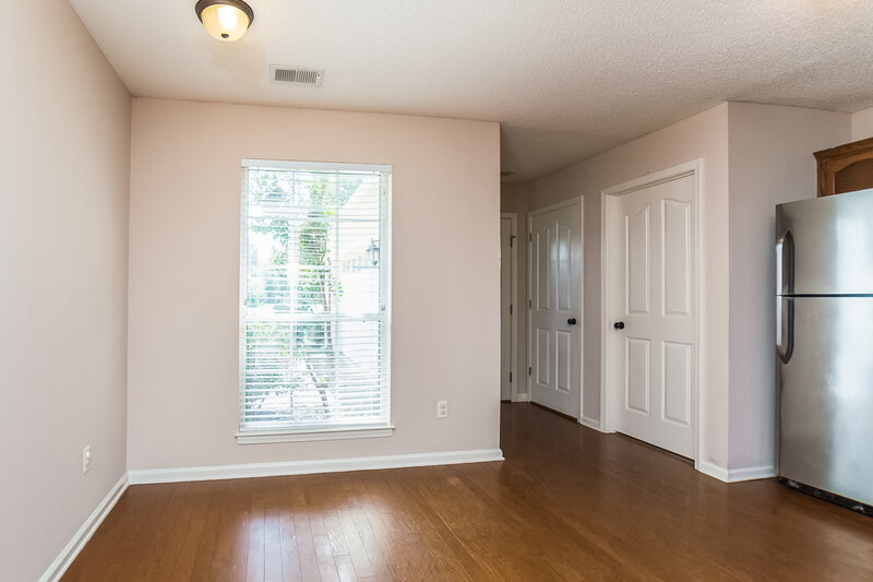 1,945/Mo, 2490 Heather Rdg Southaven, MS 38672 Breakfast Nook View