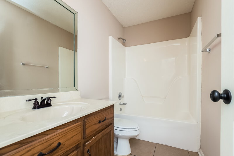 1,945/Mo, 2490 Heather Rdg Southaven, MS 38672 Master Bathroom View