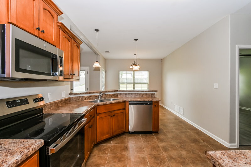 2,435/Mo, 6092 Vera Ln Olive Branch, MS 38654 Kitchen View 2