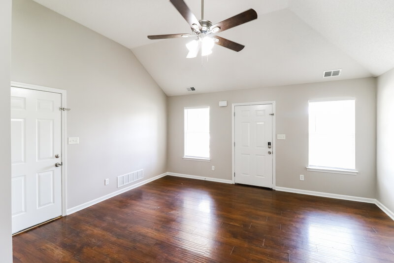 2,480/Mo, 8958 Settlers Path Olive Branch, MS 38654 Living Room View 2