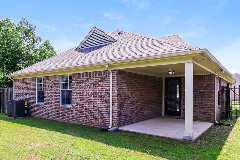 2,480/Mo, 8958 Settlers Path Olive Branch, MS 38654 Rear View